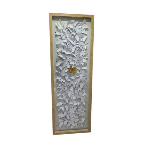 Cuadro con Mariposas Blancas y una Amarilla